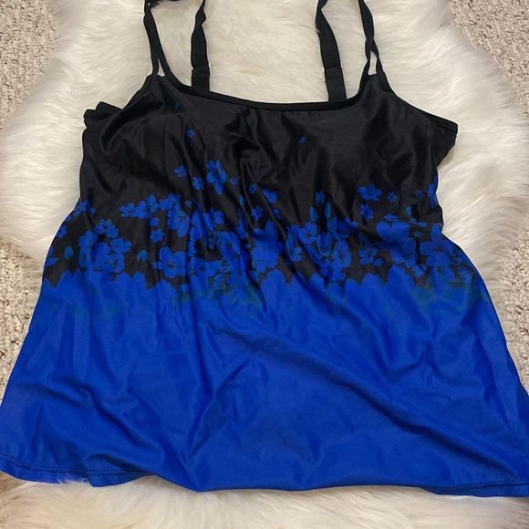 NWT Two Pieces Bathing Suit - Picture 4 of 7